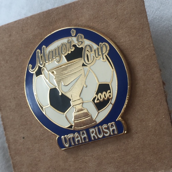 Soccer Champ Utah Mayor's Cup Enamel Pin 2006 - Picture 1 of 4